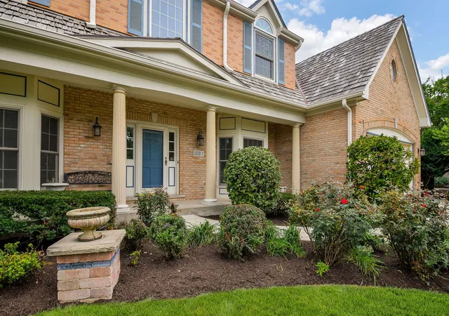 Photo 2 of Single family home for sale at 1097 Belter Dr, Wheaton, IL 60189 | MLS# 12745099 | Listing updated on 2026-09-24
