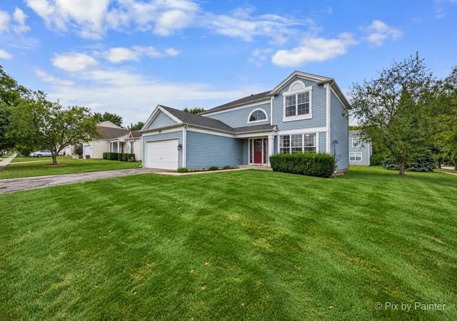 Photo 2 of Single family home for sale at 1850 Mission Hills Dr, Elgin, IL 60123 | MLS# 12745152 | Listing updated on 2026-09-23
