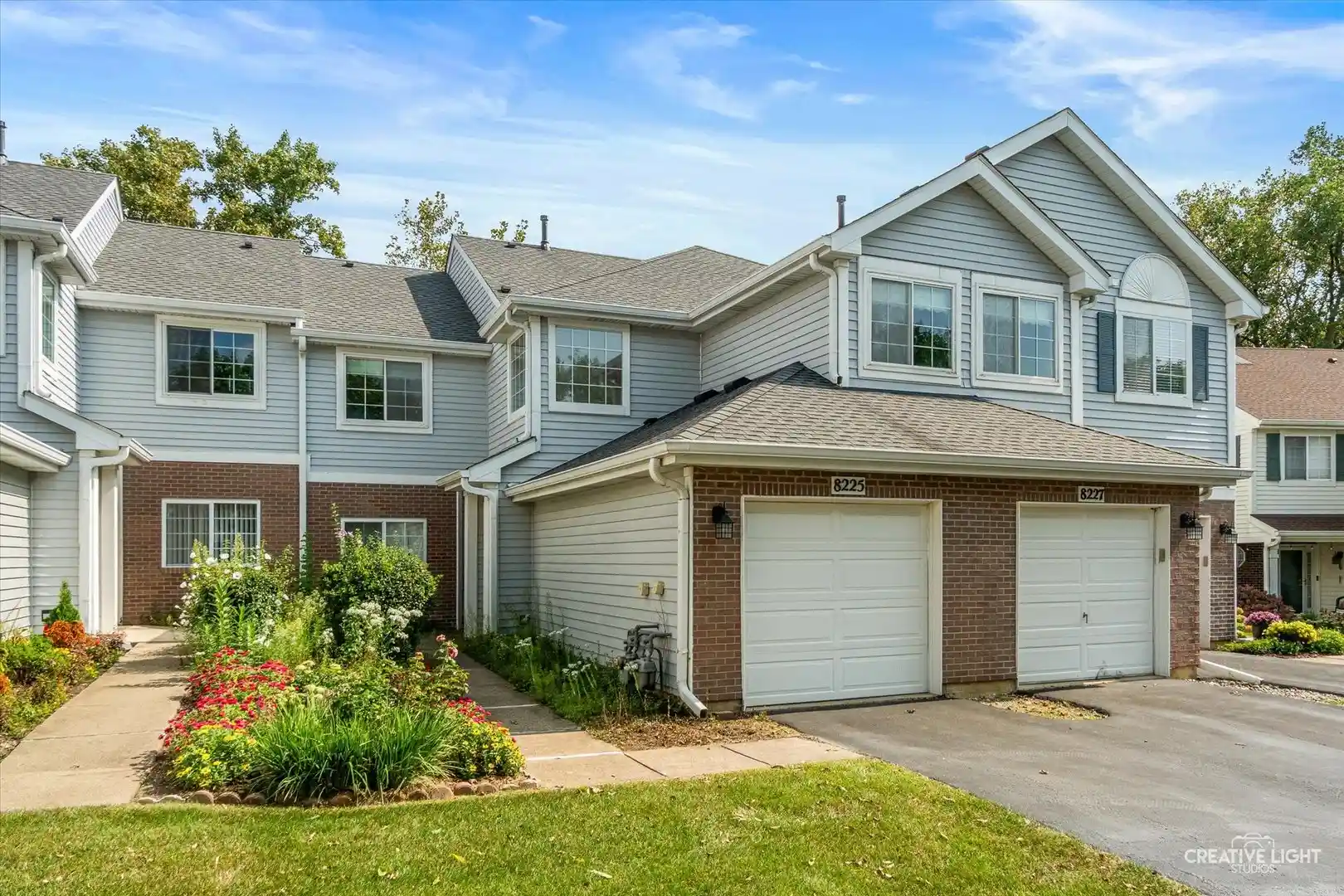 Listing Photo 2 - Condo for sale in 8225 Ripple Ridge Dr located at 8225 Ripple Ridge Dr, Darien, IL 60561 - Unit #8225