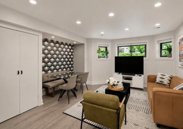Photo 2 of Condo for sale at 4733 N Kenmore Ave #4, Chicago, IL 60640 | MLS# 12745173 | Listing updated on 2026-09-16