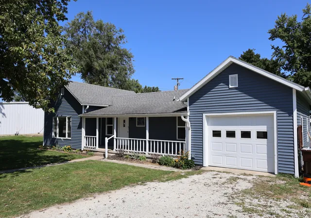 Photo 2 of Single family home for sale at 145 E Spaulding Ave, Clifton, IL 60927 | MLS# 12745188 | Listing updated on 2026-10-09