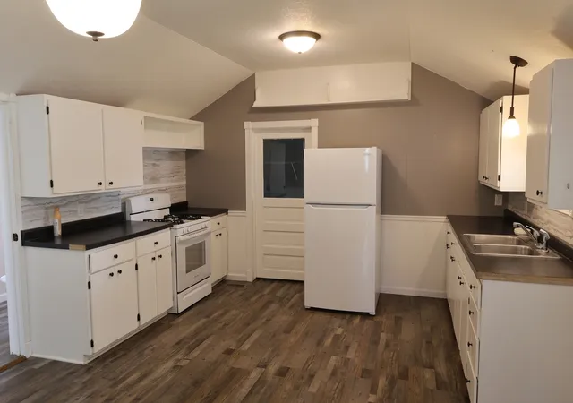 Photo 3 of Single family home for sale at 145 E Spaulding Ave, Clifton, IL 60927 | MLS# 12745188 | Listing updated on 2026-10-09