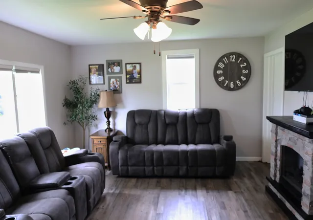Photo 4 of Single family home for sale at 145 E Spaulding Ave, Clifton, IL 60927 | MLS# 12745188 | Listing updated on 2026-10-09
