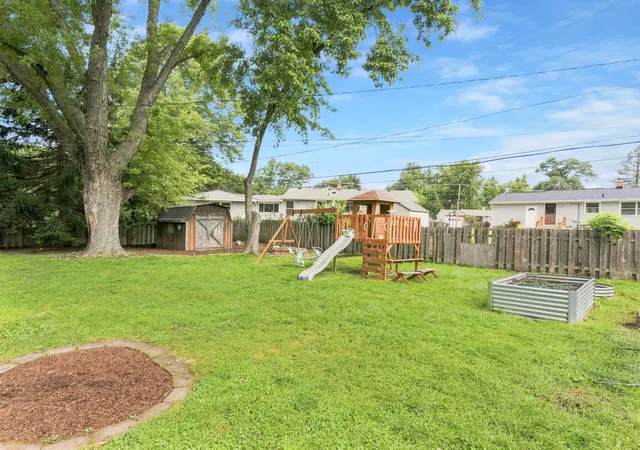 Photo 1 of Single family home for sale at 136 Park Ave, Cary, IL 60013 | MLS# 12745198 | Listing updated on 2026-09-18