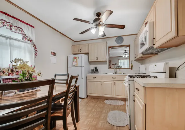 Photo 4 of Single family home for sale at 428 Navajo St, Park Forest, IL 60466 | MLS# 12745222 | Listing updated on 2026-09-20