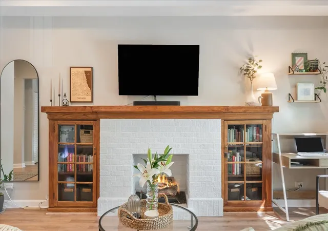 Photo 3 of Condo for sale at 1846 W Berteau Ave #1, Chicago, IL 60613 | MLS# 12745230 | Listing updated on 2026-09-13