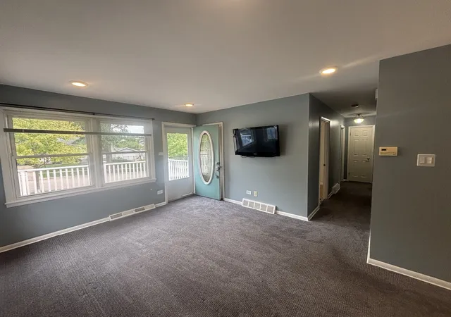 Photo 4 of Single family home for sale at 9047 W Poplar Rd, Orland Park, IL 60462 | MLS# 12745252 | Listing updated on 2026-09-22