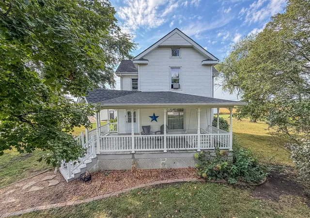 Photo 2 of Single family home for sale at 220 E 4th Street, Arcola, IL 61910 | MLS# 12745253 | Listing updated on 2026-09-22
