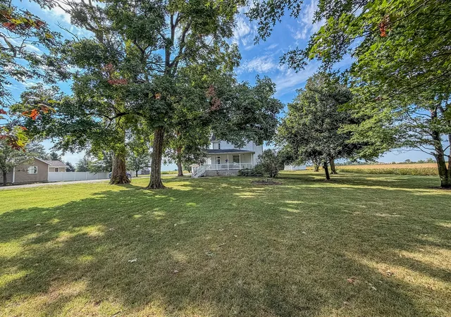 Photo 4 of Single family home for sale at 220 E 4th Street, Arcola, IL 61910 | MLS# 12745253 | Listing updated on 2026-09-22