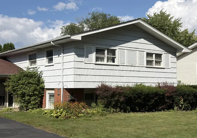 Single family home for sale at 570 Jamison Ln, Hoffman Estates, IL 60169 | MLS# 12745282