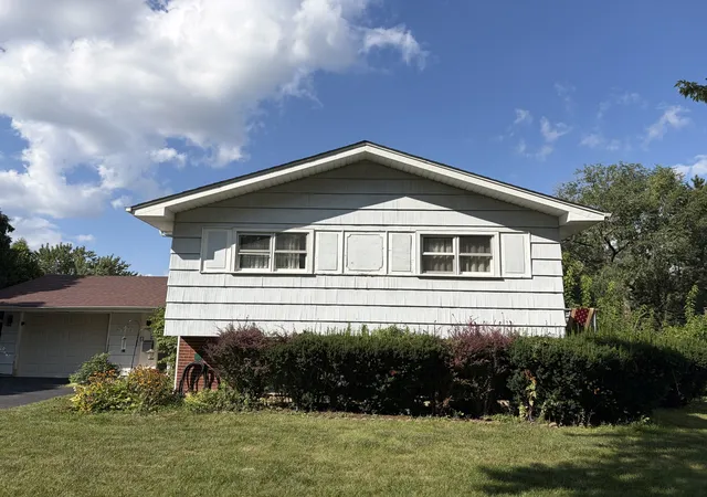 Photo 1 of Single family home for sale at 570 Jamison Ln, Hoffman Estates, IL 60169 | MLS# 12745282 | Listing updated on 2026-09-17