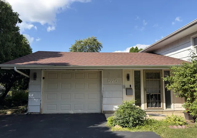 Photo 3 of Single family home for sale at 570 Jamison Ln, Hoffman Estates, IL 60169 | MLS# 12745282 | Listing updated on 2026-09-17