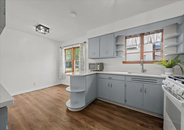 Listing Photo 5 - Condo for sale in building located at 202 N 5th St, Geneva, IL 60174