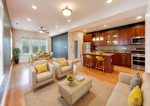 Listing Photo 5 - Condo for sale in building located at 4253 N Mozart St, Chicago, IL 60618 - Unit #3N