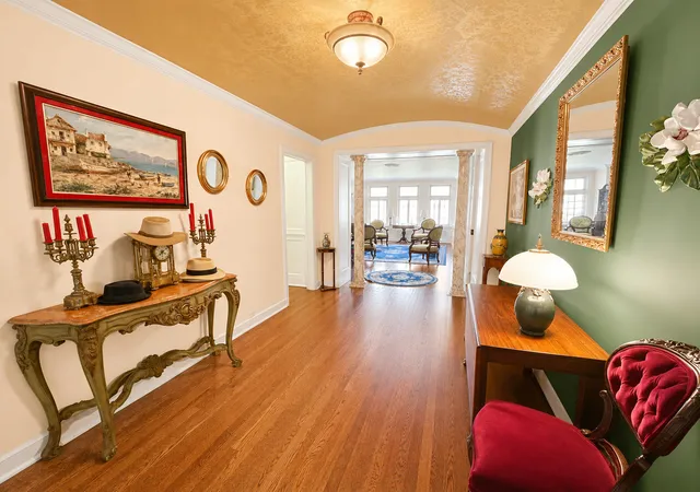 Photo 4 of Condo for sale at 415 W Aldine Ave #6A, Chicago, IL 60657 | MLS# 12745341 | Listing updated on 2026-09-25
