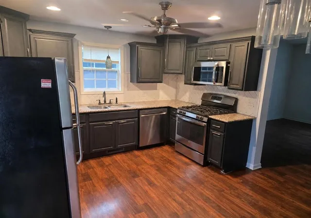 Photo 3 of Single family home for sale at 21404 Maple St, Matteson, IL 60443 | MLS# 12745357 | Listing updated on 2026-10-06