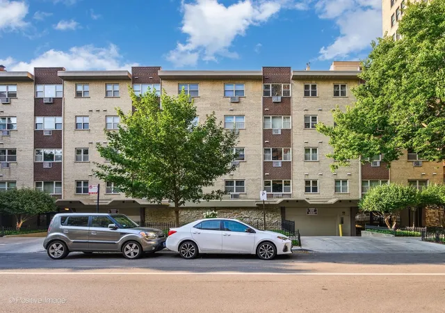Photo 1 of Sale Pending at 420 W Aldine Ave #225, Chicago, IL 60657 | MLS# 12745372 | Listing updated on 2026-09-29