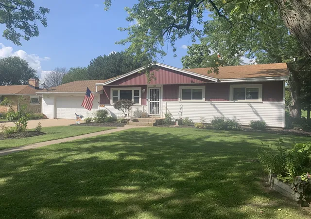 Photo 2 of Single family home for sale at 702 Bourn St, Harvard, IL 60033 | MLS# 12745379 | Listing updated on 2026-09-22