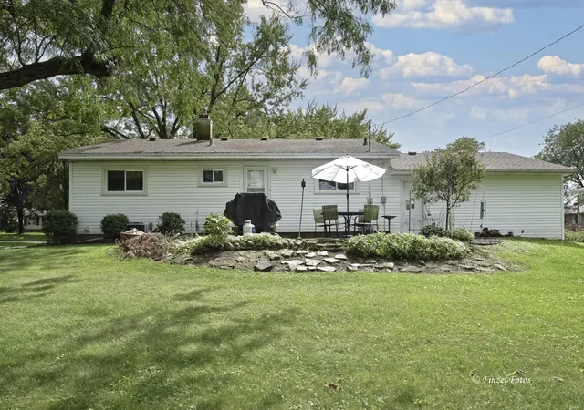 Photo 3 of Single family home for sale at 702 Bourn St, Harvard, IL 60033 | MLS# 12745379 | Listing updated on 2026-09-22