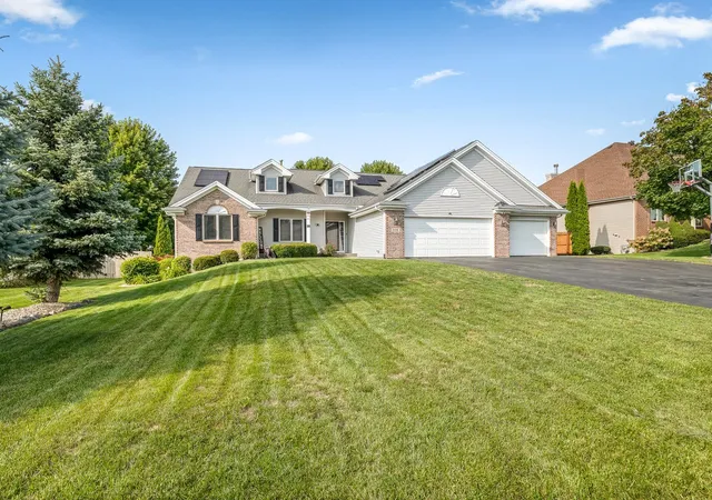 Photo 3 of Sale Pending at 206 Star Fire Rd, Poplar Grove, IL 61065 | MLS# 12745406 | Listing updated on 2026-09-23