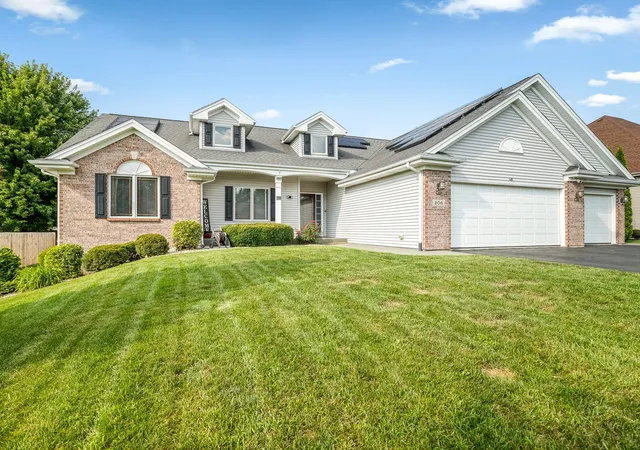 Photo 4 of Sale Pending at 206 Star Fire Rd, Poplar Grove, IL 61065 | MLS# 12745406 | Listing updated on 2026-09-23