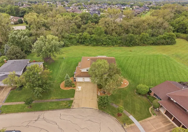 Photo 3 of Single family home for sale at 11630 Parkside Ln, Mokena, IL 60448 | MLS# 12745413 | Listing updated on 2026-09-30