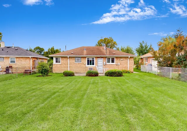 Photo 2 of Single family home for sale at 1161 W Grant Dr, Des Plaines, IL 60016 | MLS# 12745444 | Listing updated on 2026-10-06