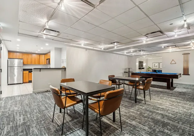 Listing Photo 2 - Condo for sale in building located at 30 E Huron St, Chicago, IL 60611 - Unit #2304