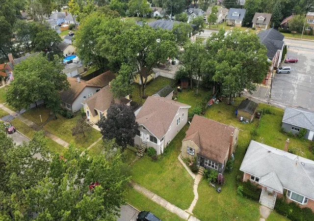 Photo 4 of Single family home for sale at 18232 Walter St, Lansing, IL 60438 | MLS# 12745490 | Listing updated on 2026-09-28
