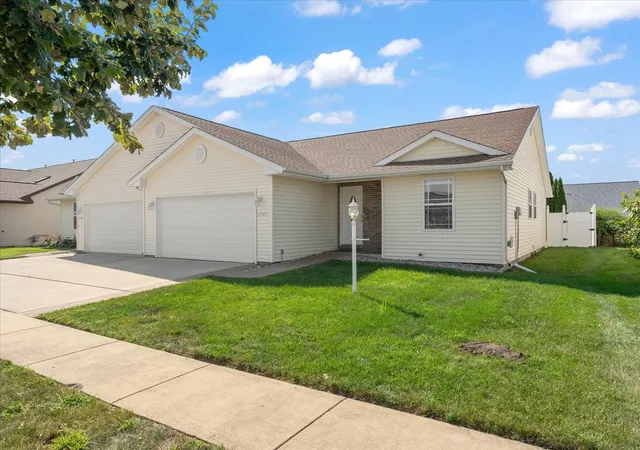 Photo 1 of Sale Pending at 1703 E Lexington Dr, Urbana, IL 61802 | MLS# 12745514 | Listing updated on 2026-09-19