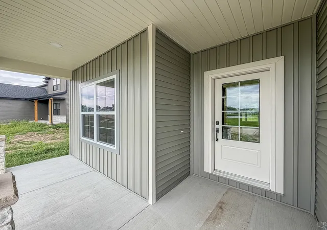 Photo 3 of Single family home for sale at 508 N Beacon Hl Cir, Urbana, IL 61802 | MLS# 12745547 | Listing updated on 2026-09-09