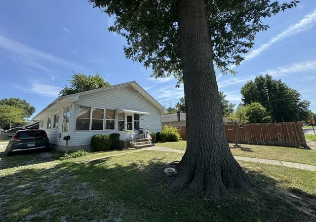 Photo 3 of Single family home for sale at 1004 N 14th Street, Herrin, IL 62848 | MLS# 12745593 | Listing updated on 2026-08-28