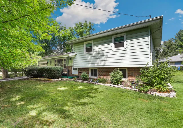 Photo 1 of Single family home for sale at 17558 Thorndale Ct, Lockport, IL 60441 | MLS# 12745608 | Listing updated on 2026-09-15