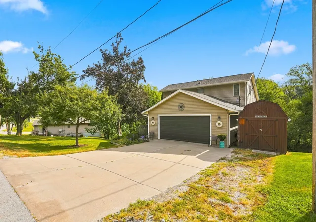 Photo 2 of Single family home for sale at 2105 E 6th Street, Coal Valley, IL 61240 | MLS# 12745619 | Listing updated on 2026-09-13