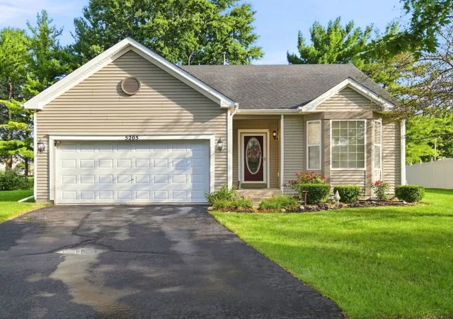 Photo 1 of Single family home for sale at 5205 Gardiner Glenn Dr, Plainfield, IL 60586 | MLS# 12745626 | Listing updated on 2026-10-22