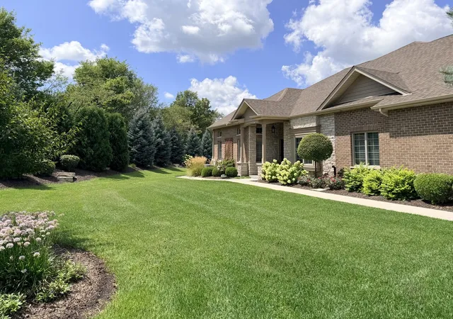 Photo 3 of Townhouse for sale at 20742 Grays Reef Ct, Frankfort, IL 60423 | MLS# 12745629 | Listing updated on 2026-09-22