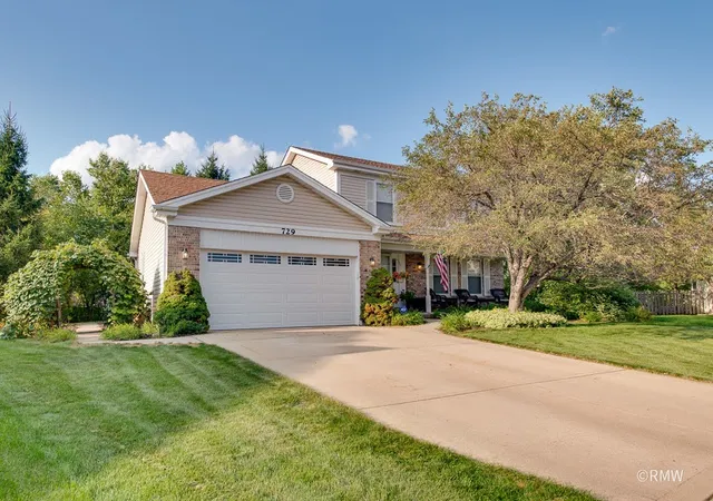 Single family home for sale at 729 Cutters Ml Ct, Schaumburg, IL 60194 | MLS# 12745684