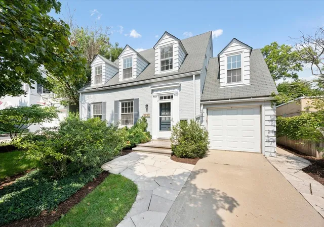 Photo 1 of Sale Pending at 3211 Park Pl, Evanston, IL 60201 | MLS# 12745688 | Listing updated on 2026-10-03