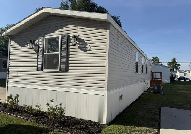 Photo 3 of Manufactured home for sale at 1710 W 4th Avenue, Coal Valley, IL 61240 | MLS# 12745722 | Listing updated on 2026-10-20