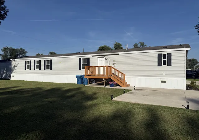 Photo 3 of Manufactured home for sale at 1710 W 4th Avenue, Coal Valley, IL 61240 | MLS# 12745722 | Listing updated on 2026-10-29
