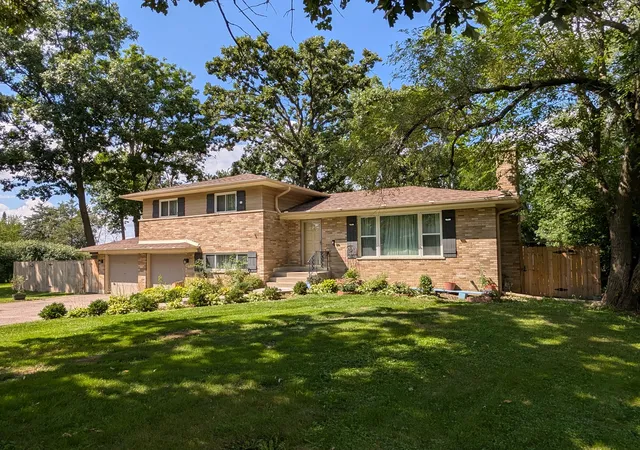 Photo 2 of Single family home for sale at 141 E Potter St, Wood Dale, IL 60191 | MLS# 12745729 | Listing updated on 2026-09-25