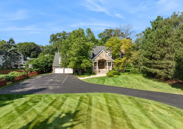Photo 2 of Mansion for sale at 2112 2nd Street, Northbrook, IL 60062 | MLS# 12745801 | Listing updated on 2026-09-23