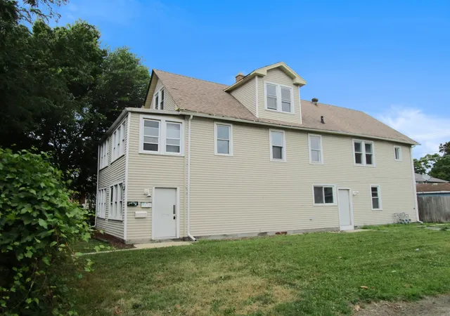 Photo 4 of Single family home for sale at 4129 Elm Ave, Lyons, IL 60534 | MLS# 12745808 | Listing updated on 2026-10-26