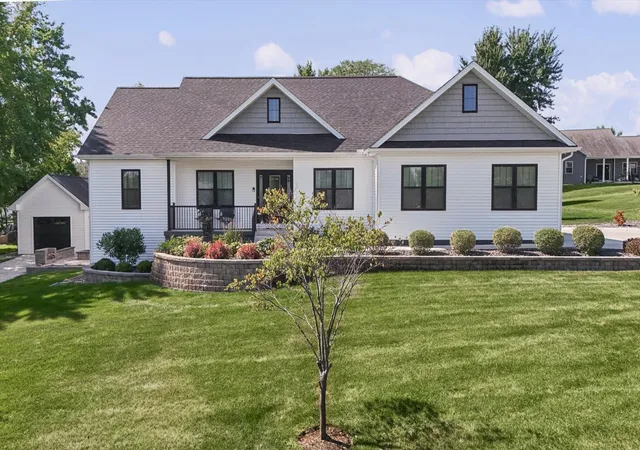 Photo 2 of Single family home for sale at 138 Pueblo Dr, Loda, IL 60948 | MLS# 12745823 | Listing updated on 2026-09-23