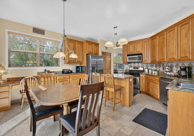 Photo 3 of Single family home for sale at 401 Lilac Ln, Elk Grove Village, IL 60007 | MLS# 12745868 | Listing updated on 2026-09-15