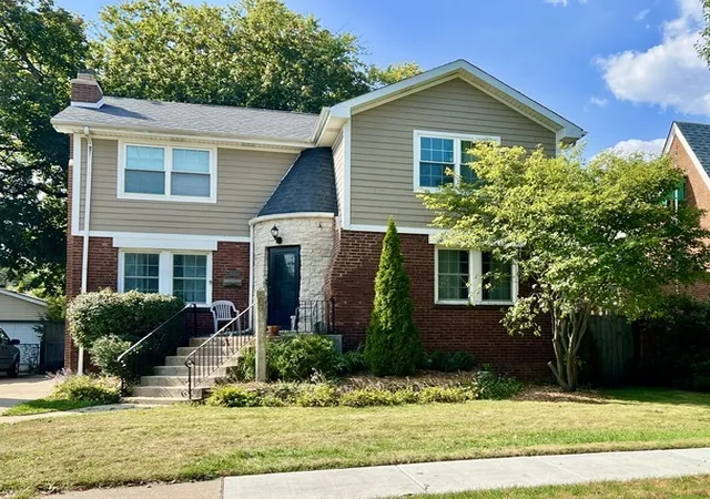 Photo 1 of Single family home for sale at 9210 S Trumbull Ave, Evergreen Park, IL 60805 | MLS# 12745888 | Listing updated on 2026-09-22