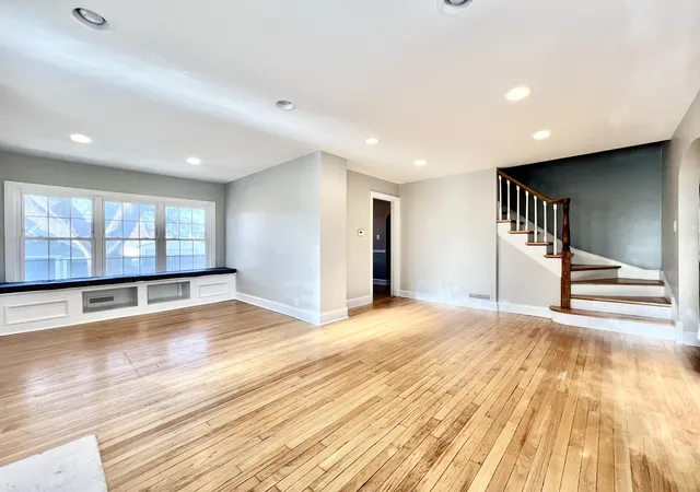 Photo 3 of Single family home for sale at 9210 S Trumbull Ave, Evergreen Park, IL 60805 | MLS# 12745888 | Listing updated on 2026-09-22