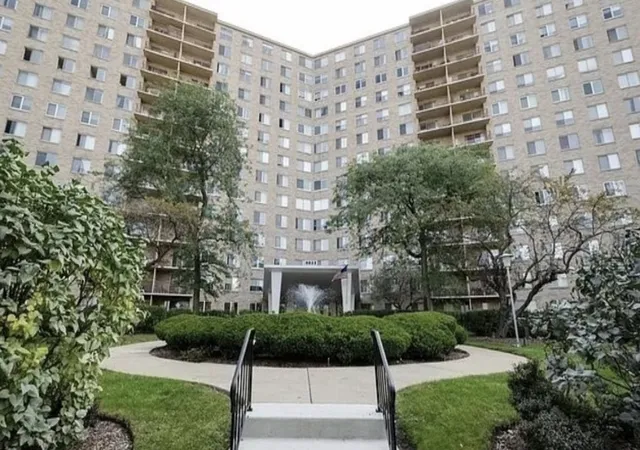 Condo for sale at 6833 N Kedzie Ave #1009, Chicago, IL 60645 | MLS# 12745889