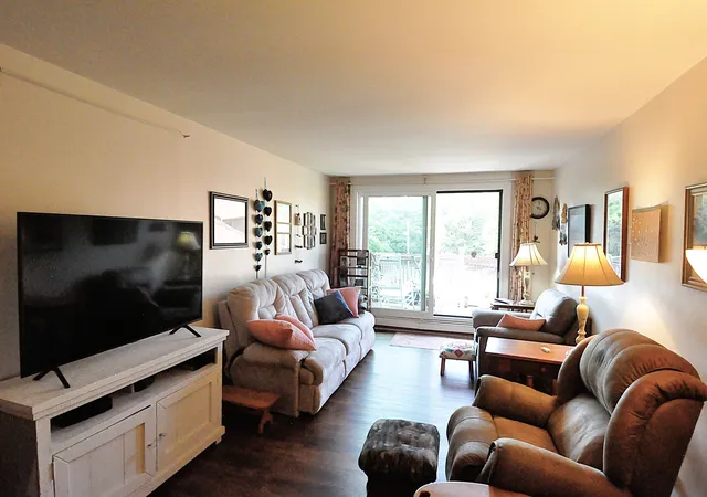 Photo 4 of Sale Pending at 2929 Sunnyside Dr #360D, Rockford, IL 61114 | MLS# 12745892 | Listing updated on 2026-09-10