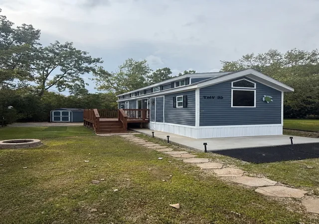 Photo 1 of Single family home for sale at 35 Dinosaur Rd, Wilmington, IL 60481 | MLS# 12745898 | Listing updated on 2026-09-01